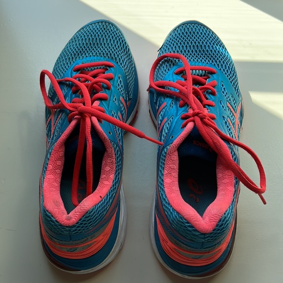 Women’s ASICS Gel-Cumulus 18 Running Shoe Size 9 - Picture 3 of 16